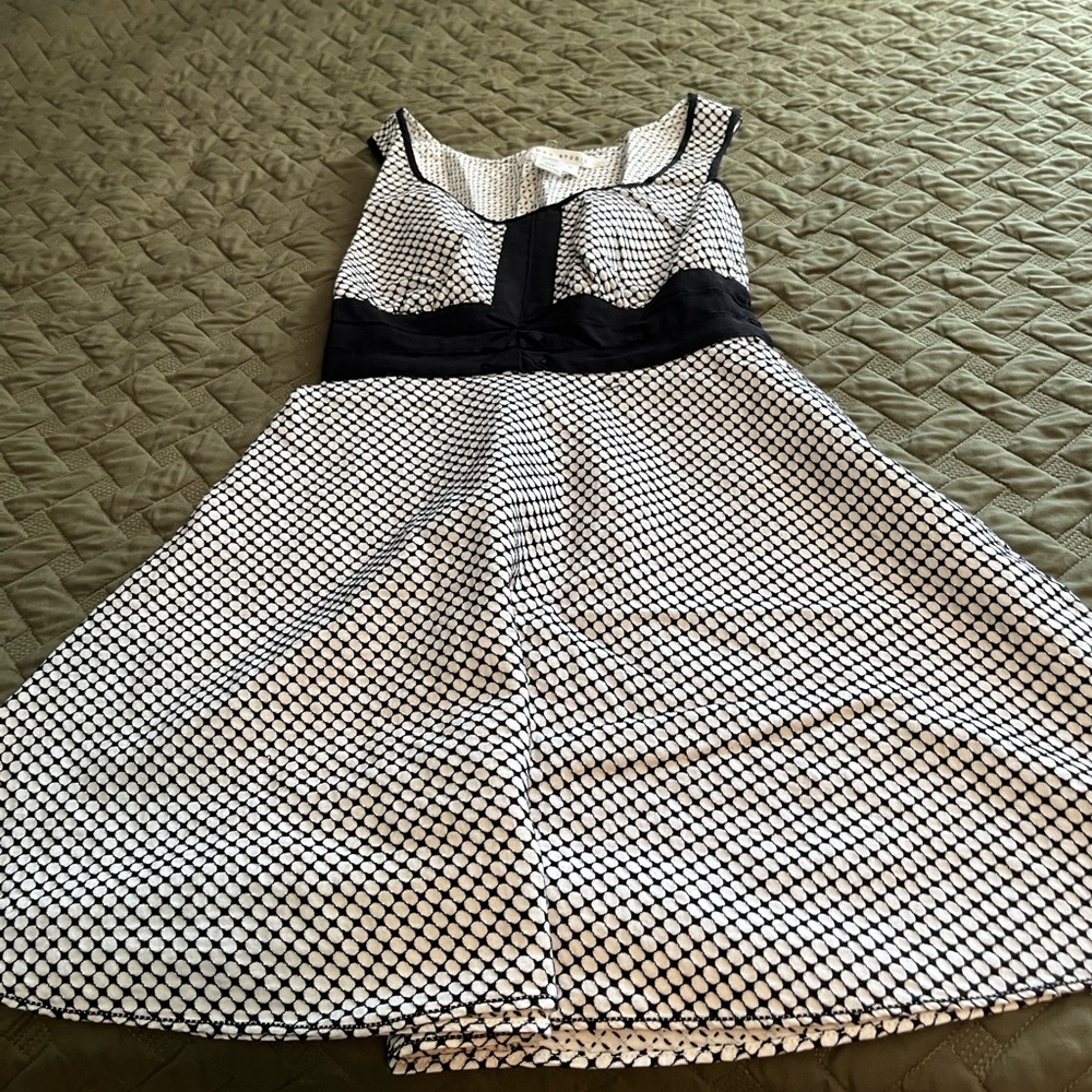 Max Studio Black and White Women’s Dress. Classic pattern and super lightweight